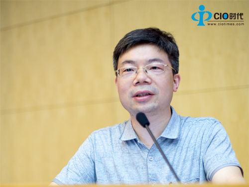 鲁国红在第十七届北大CIO班结业典礼上代表