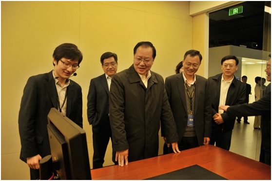 工信部副部长毛伟明参观科达视频会议产品