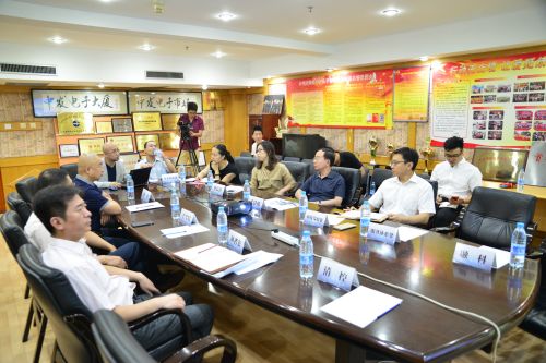 海淀区副区长孟景伟一行视察中发电子市场4