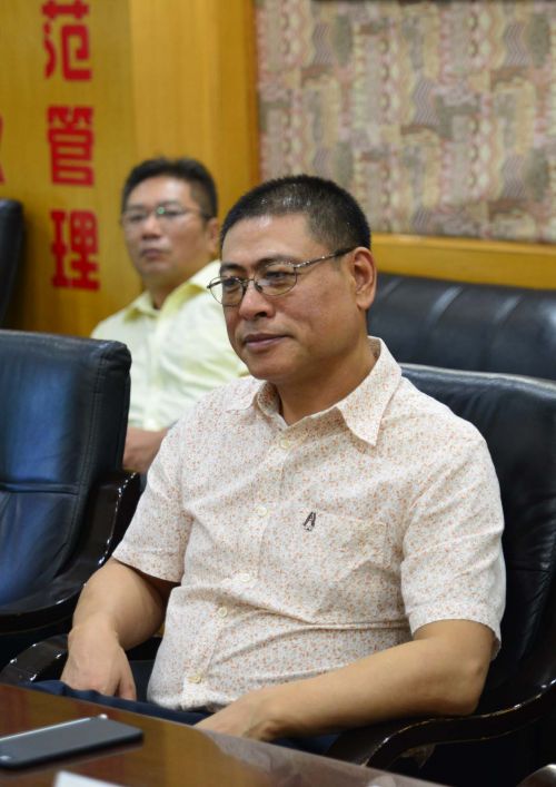 海淀区副区长孟景伟一行视察中发电子市场2