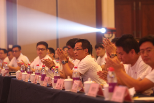 直击COMIO手机发布会 有颜值又有品味