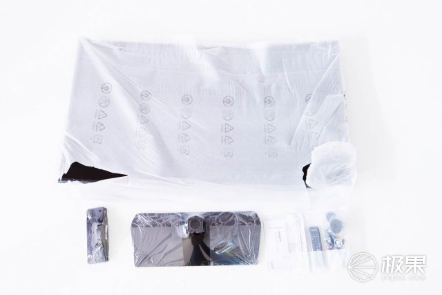 海量资源的4K曲面大屏体验,让全家一起在客厅