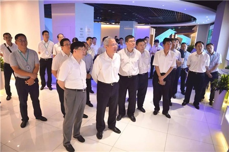 中国移动副总裁沙跃家访海信成立联合项目组开展合作