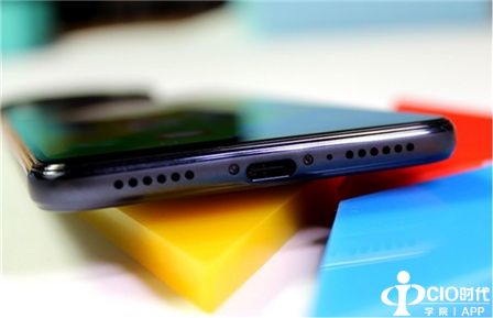 新年购机新选择 海信全面屏哈利手机给你不一样的体验