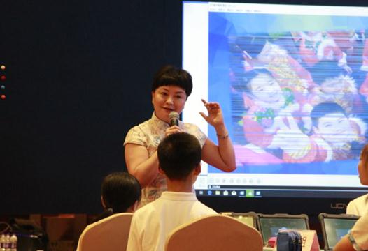 北京市东城区回民实验小学的特级教师刘燕君校长 