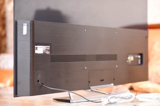 说明: C:\Users\PC\Desktop\LG OLED B8开箱图片素材\DSC_4646.JPG
