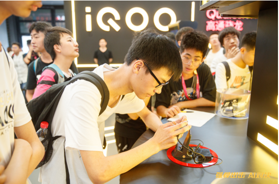 单挑最强AI战队SUPEX vivo强势亮相ChinaJoy2019