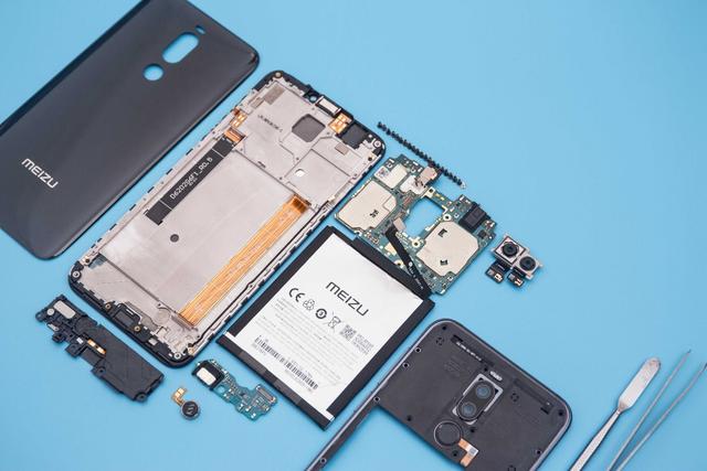 魅族x8拆解:千元机居然有三千元的做工?网友:太厚道了
