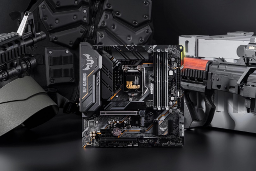 《使命召唤17》开售 华硕重炮手主板带你畅玩